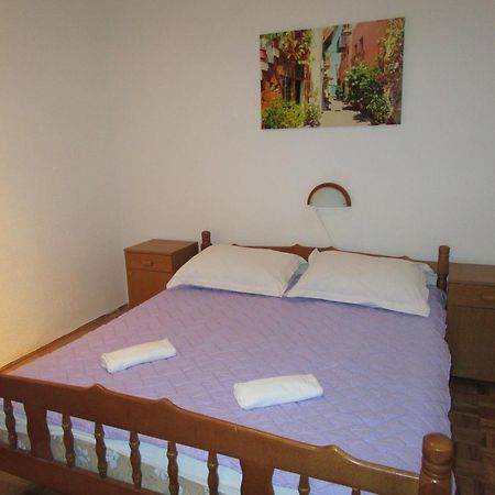 Vuk Apartman سينج الغرفة الصورة